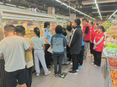 一位小伴侣兴奋地说